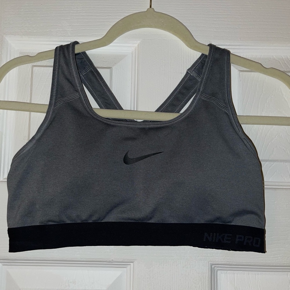 Nike Medium Support Swoosh Sports Bra SZ MEDIUM